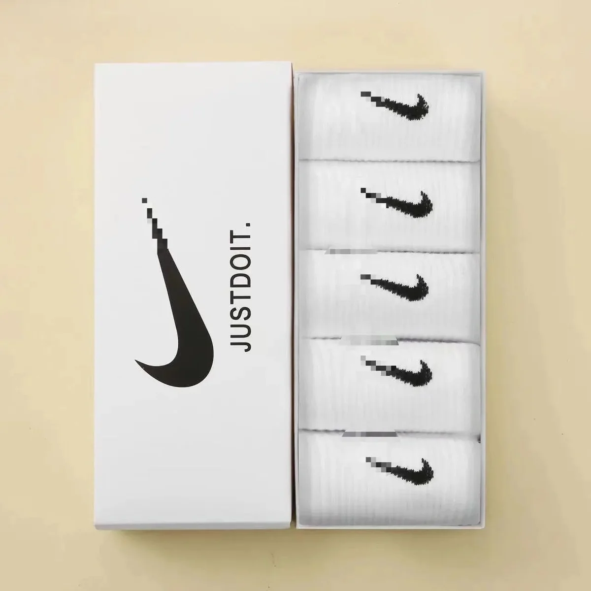 Nike White Socks 5-Pack in Gift Box